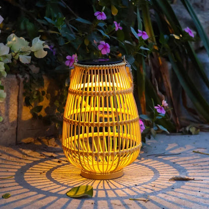 Solara™ Woven Lamp