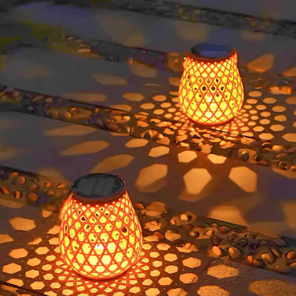 Solara™ Woven Lamp