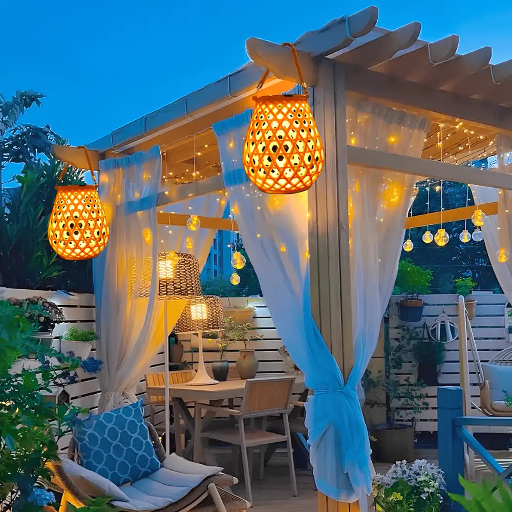 Solara™ Woven Lamp