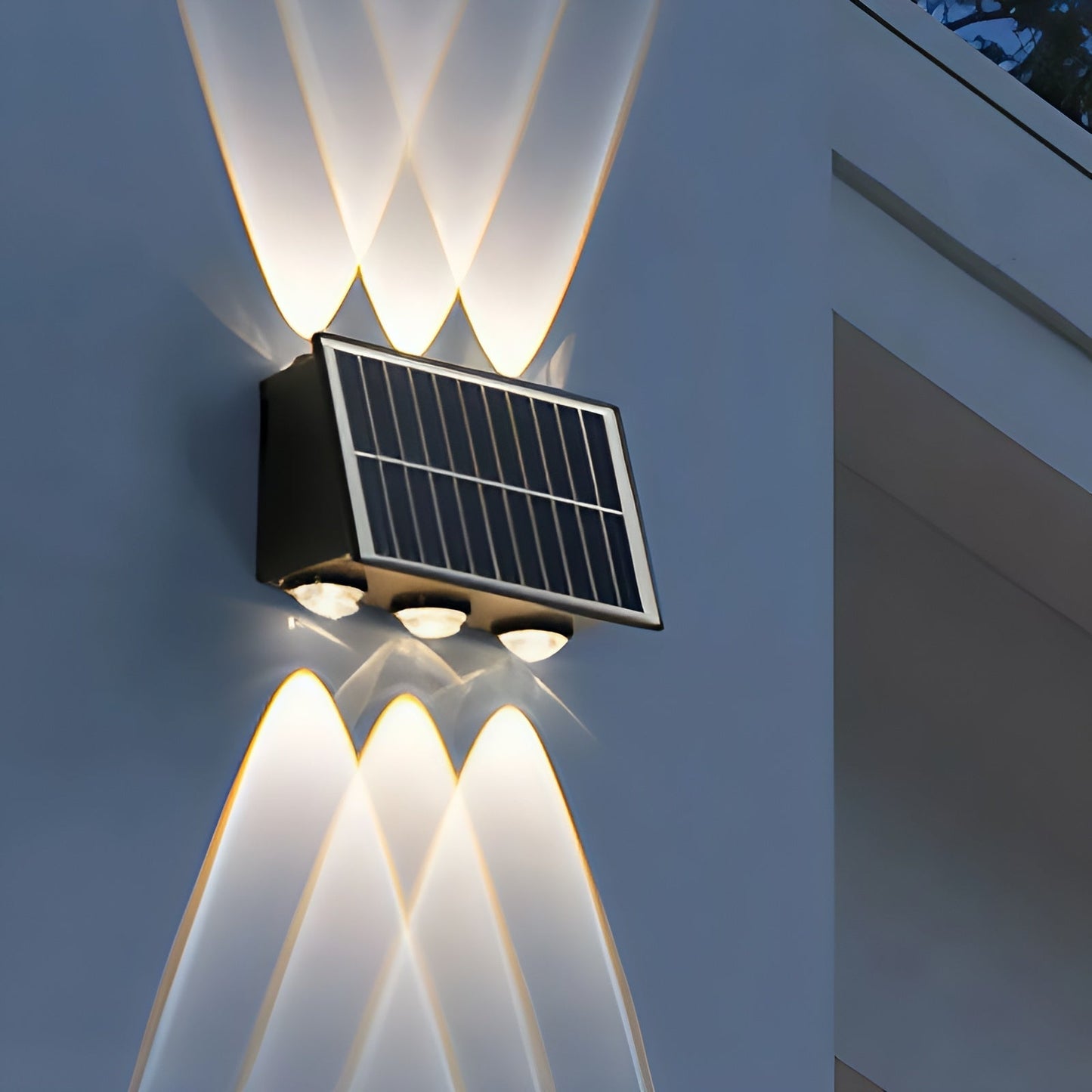 Solar wall light