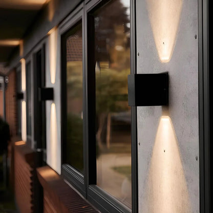 Lámpara de pared ajustable