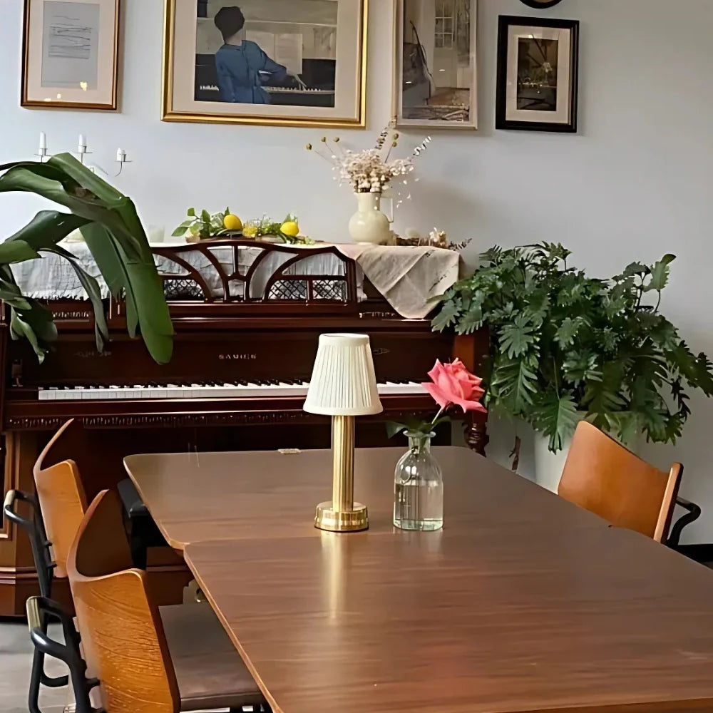 Elegante candeeiro de mesa retro