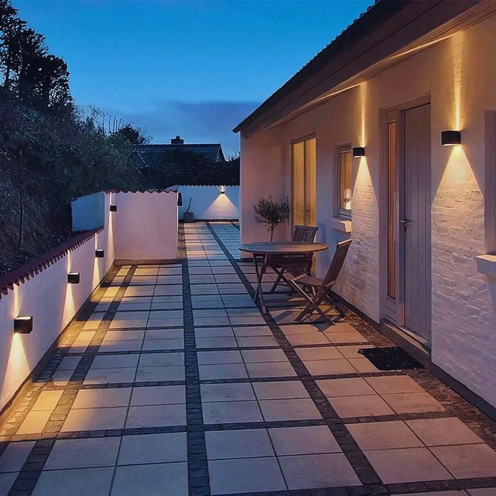 Lámpara de pared ajustable