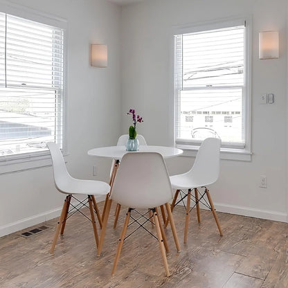 Luminária de parede em linho claro