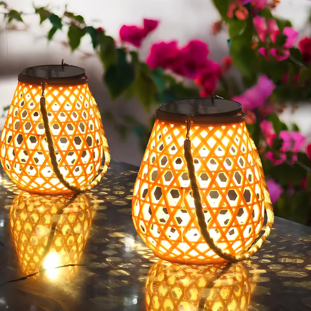 Solara™ Woven Lamp