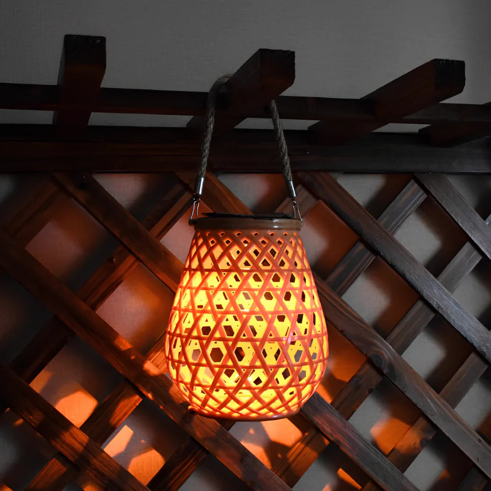 Solara™ Woven Lamp