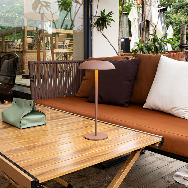 Luminária de ferro elegante