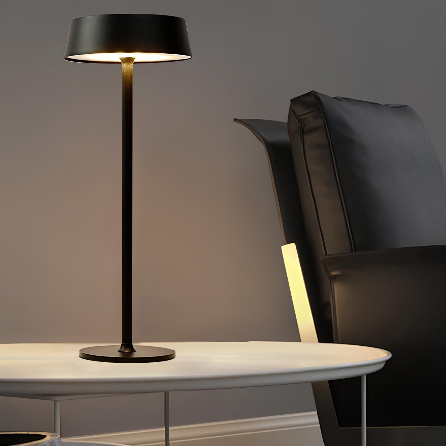 Modern and elegant table lamp