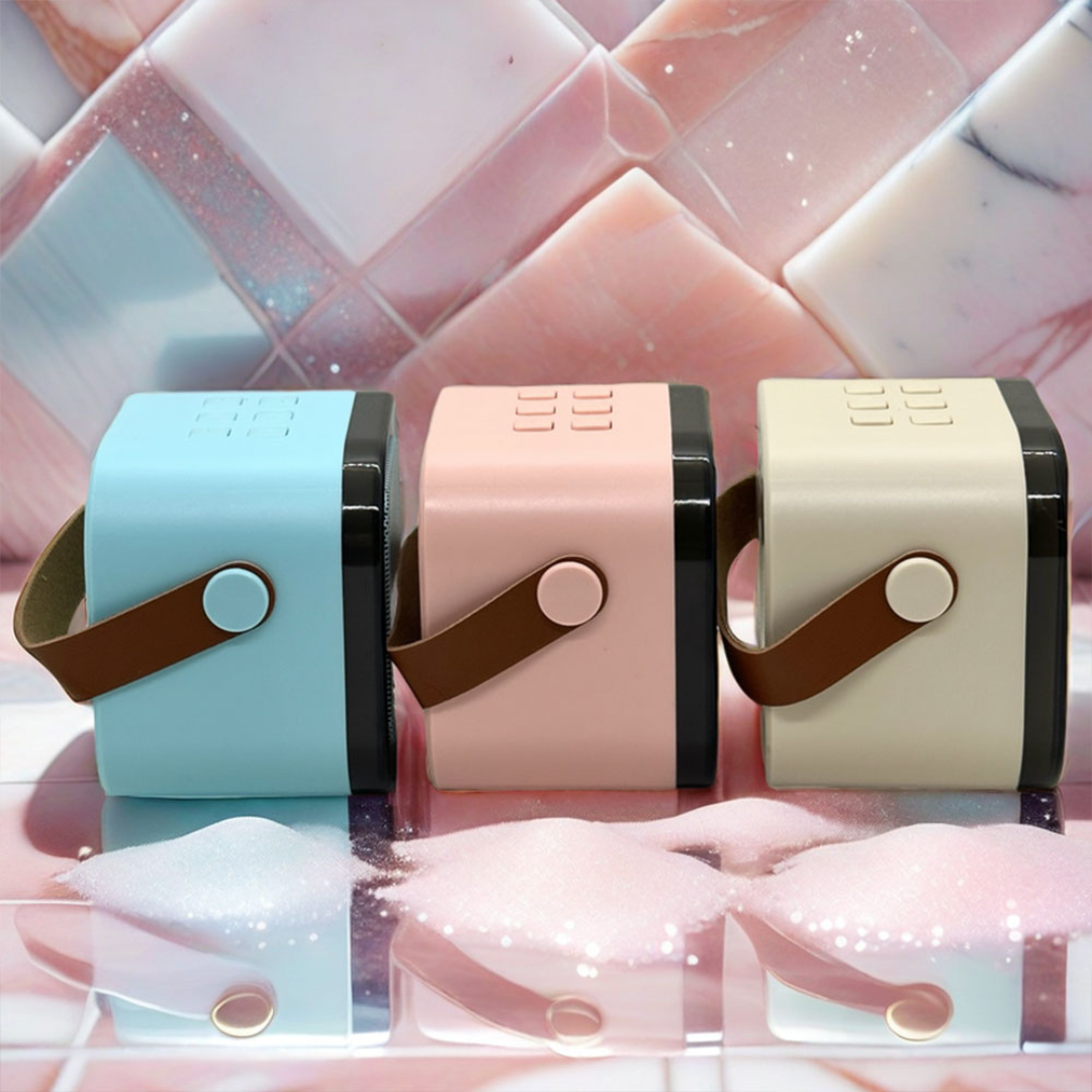 Mini alto-falante portátil com microfone e luzes RGB. 