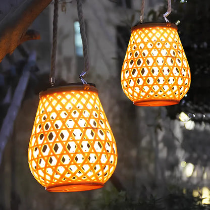 Solara™ Woven Lamp