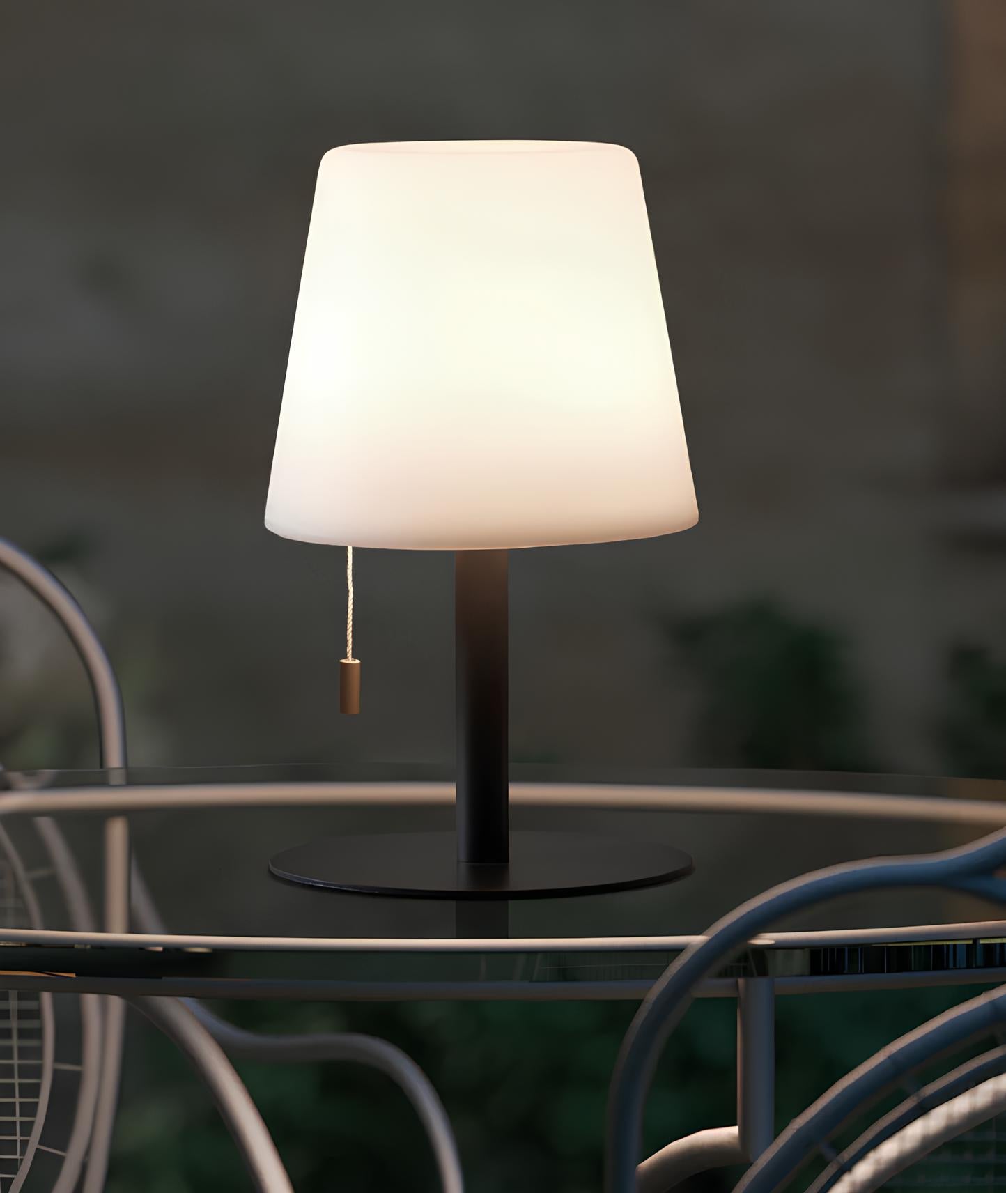 Modern minimalist table lamp