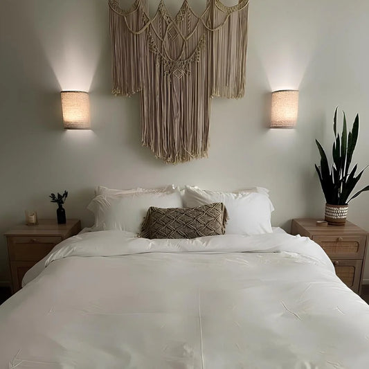 Luminária de parede em linho claro