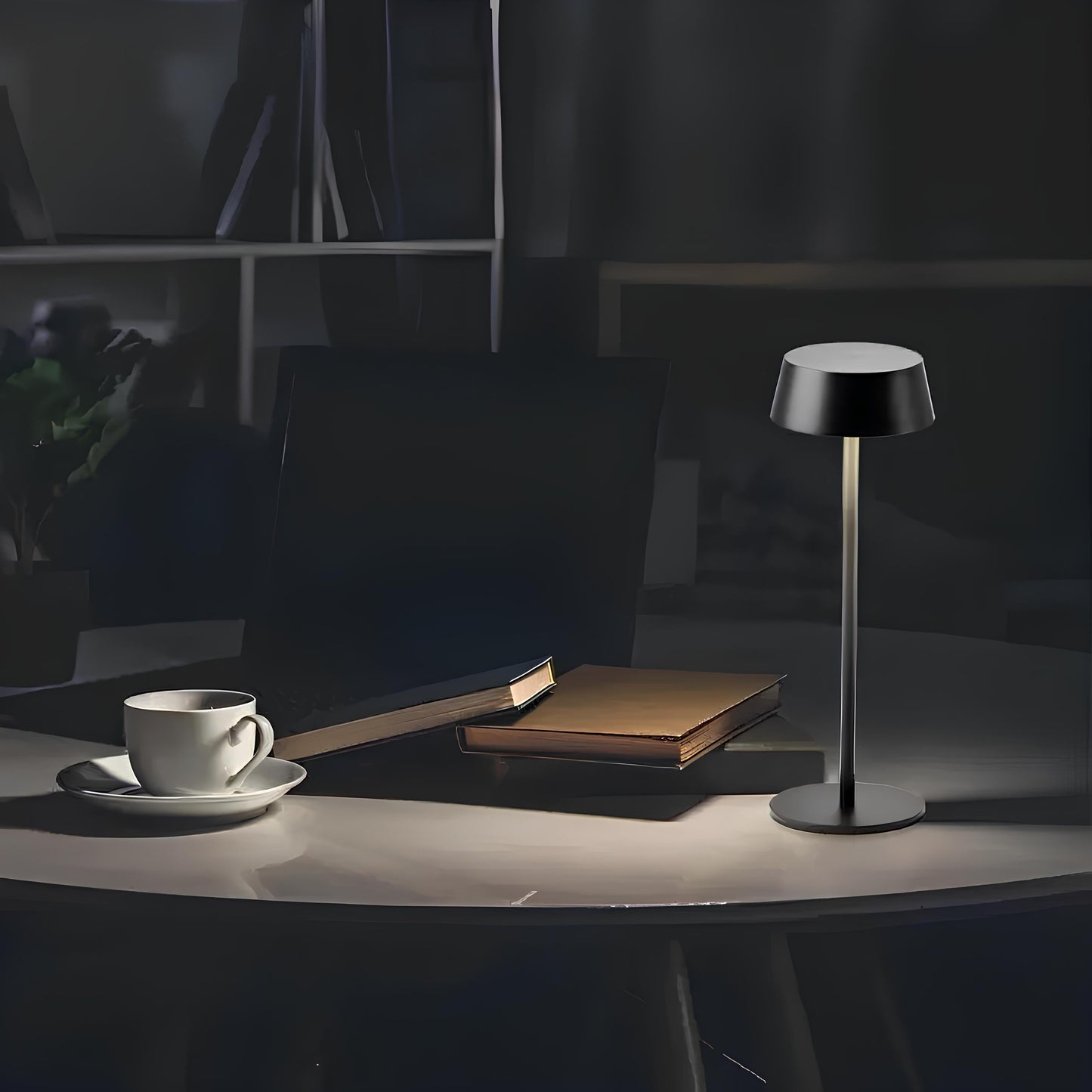 Modern and elegant table lamp