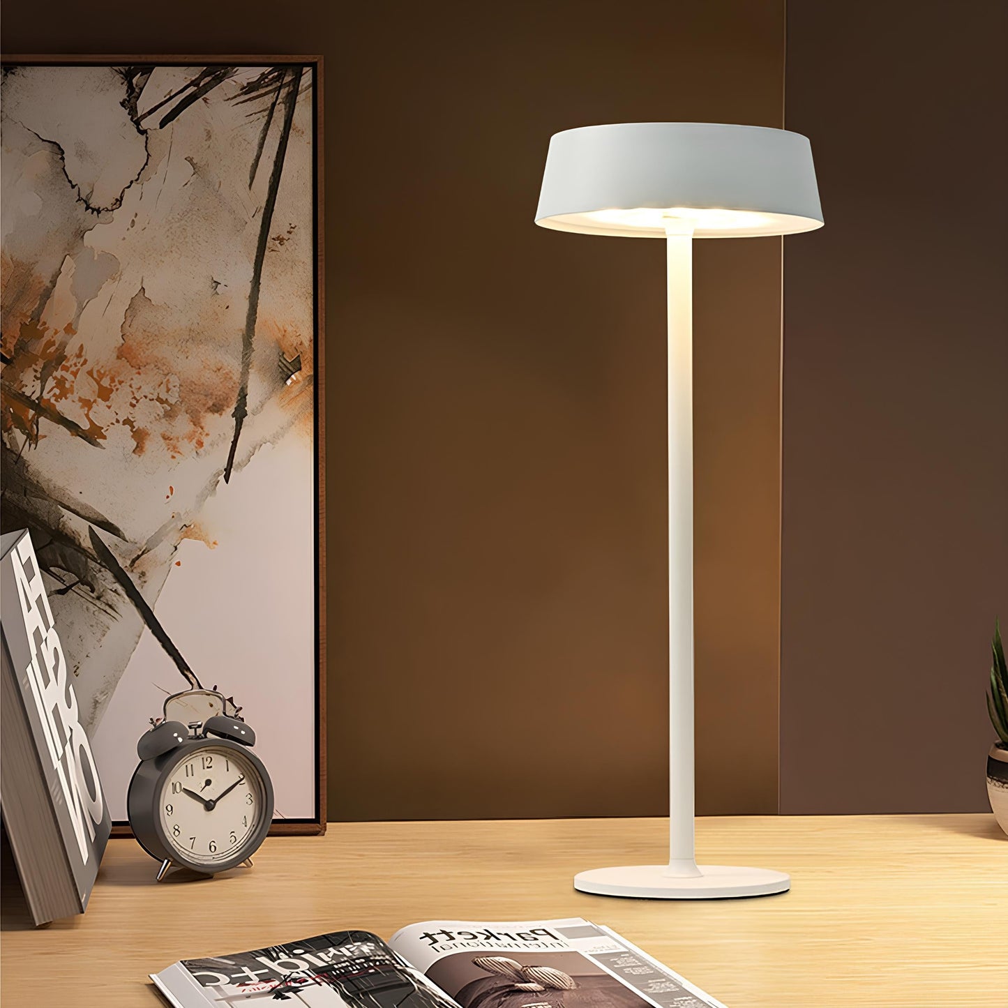 Modern and elegant table lamp