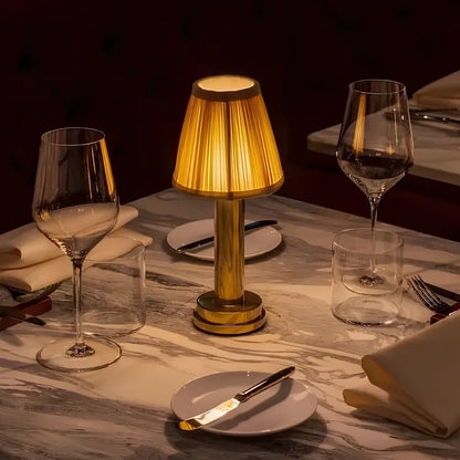 Elegante candeeiro de mesa retro