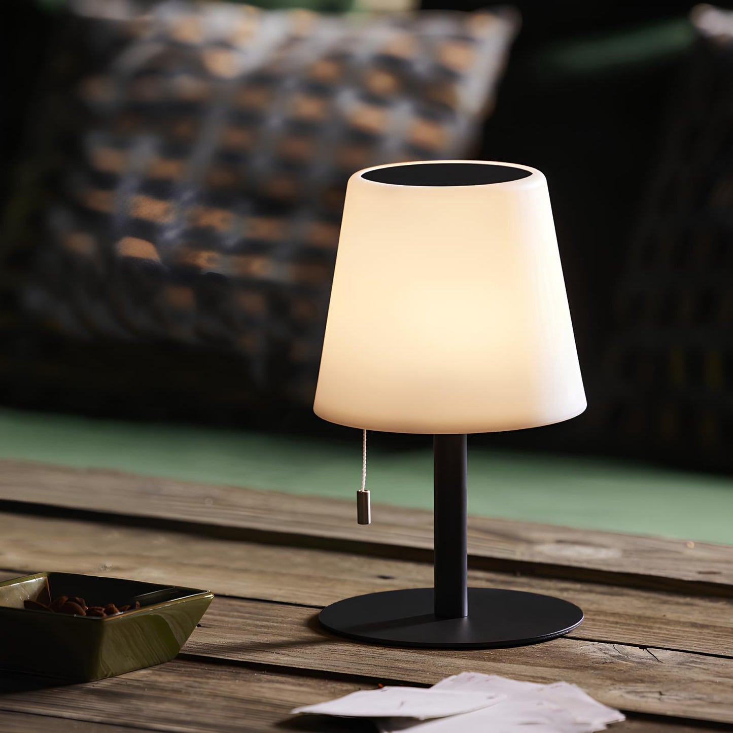 Modern minimalist table lamp