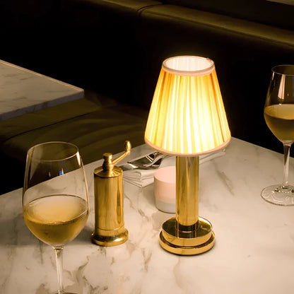 Elegante candeeiro de mesa retro